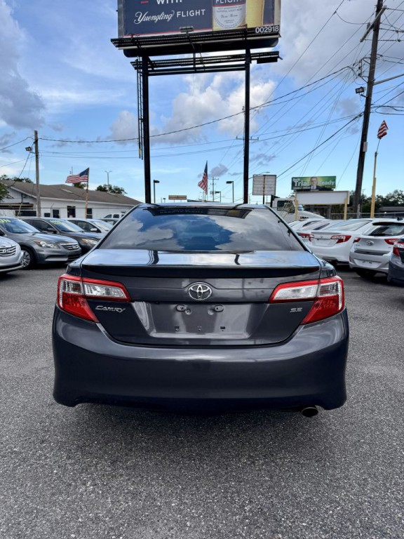 2014 Toyota Camry Image 9