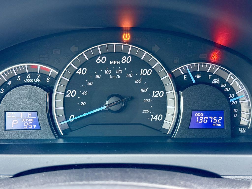 2014 Toyota Camry Image 12