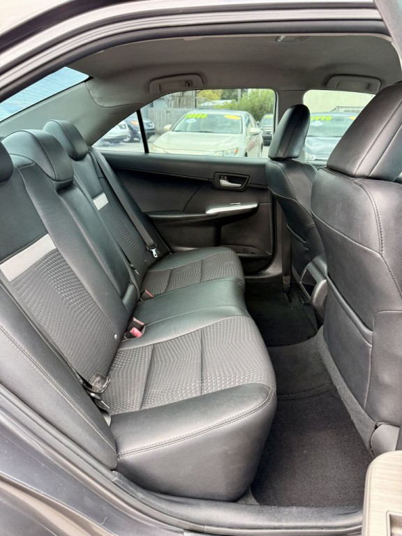2014 Toyota Camry Image 15
