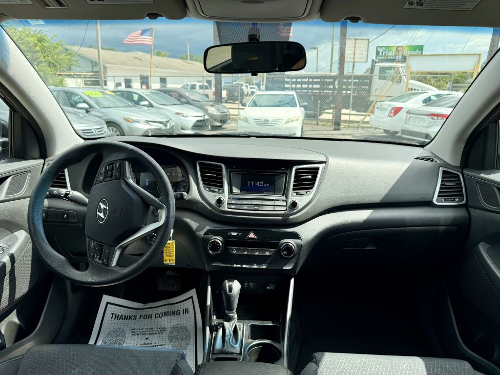 2017 Hyundai Tucson Image 11