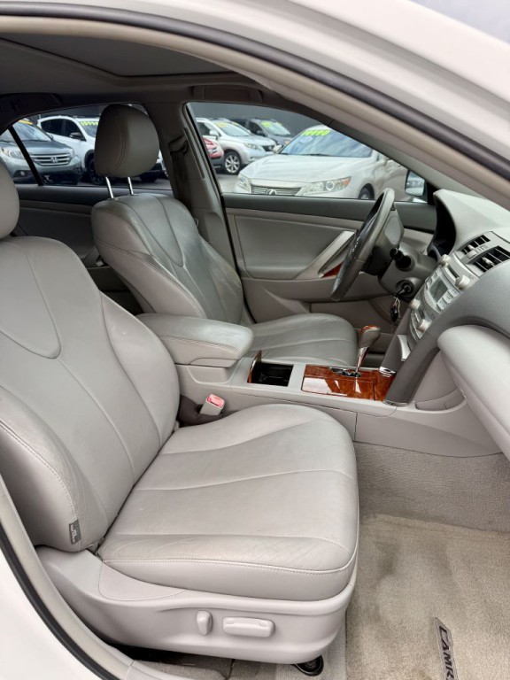 2009 Toyota Camry Image 13