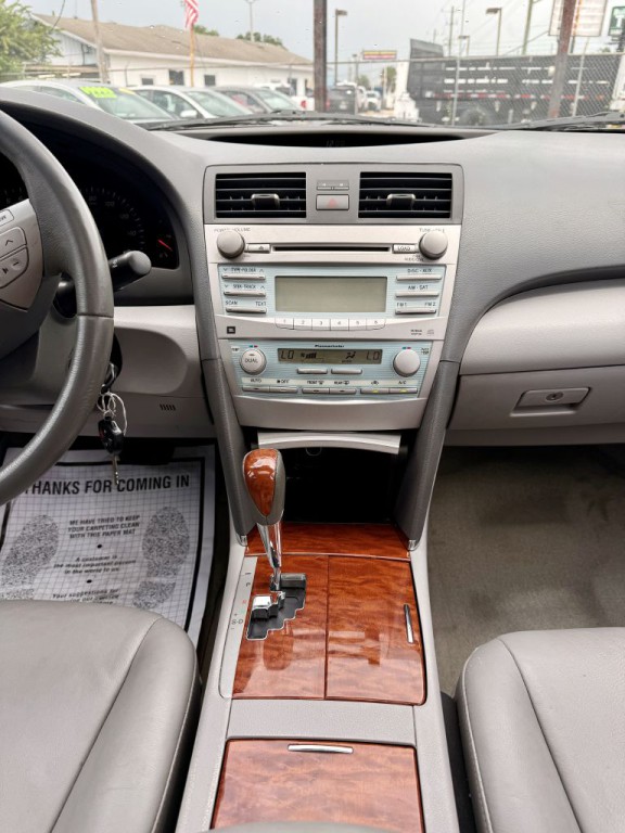 2009 Toyota Camry Image 16