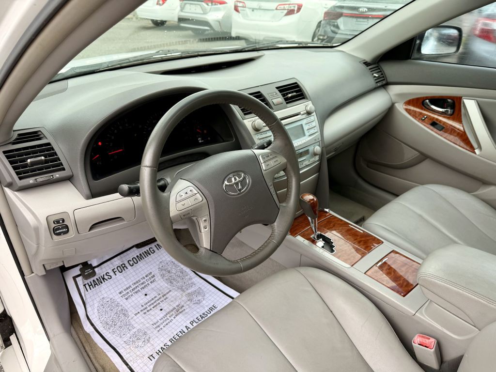 2009 Toyota Camry Image 17