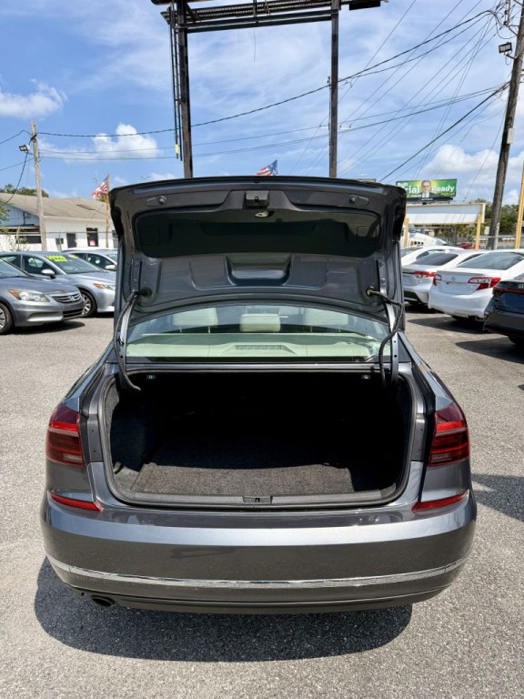 2018 Volkswagen Passat Image 8