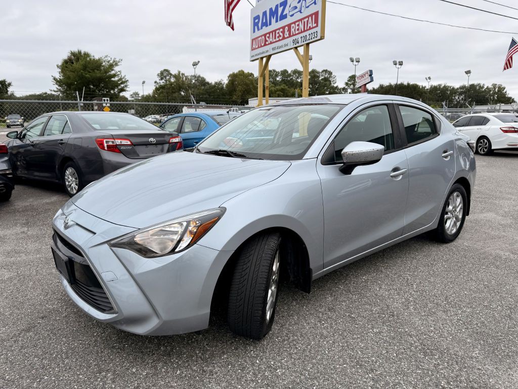 2017 Toyota Yaris Image 4