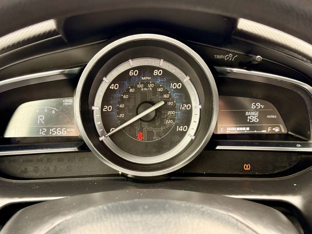2017 Toyota Yaris Image 12
