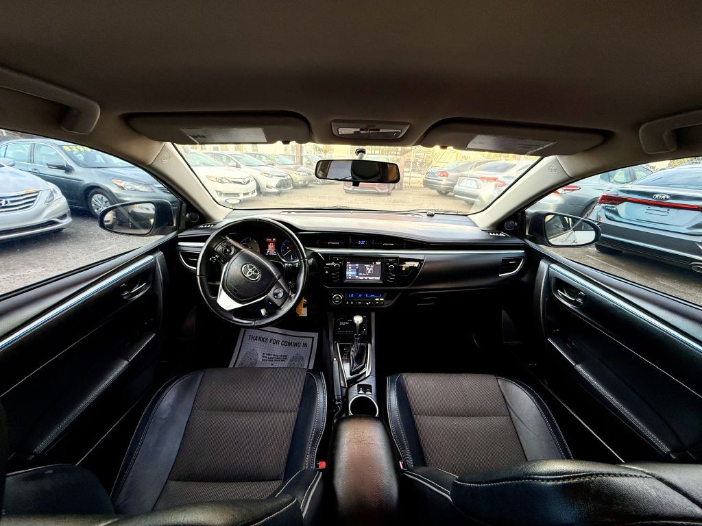 2016 Toyota Corolla Image 11