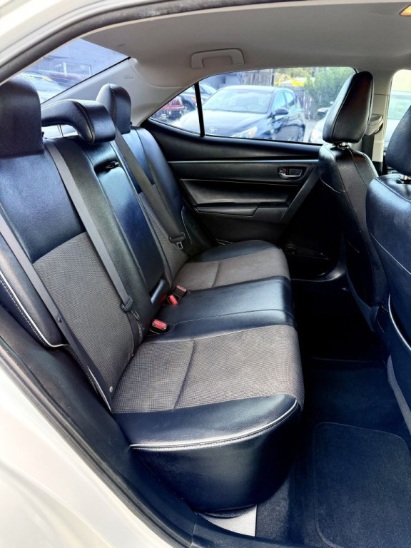 2016 Toyota Corolla Image 14