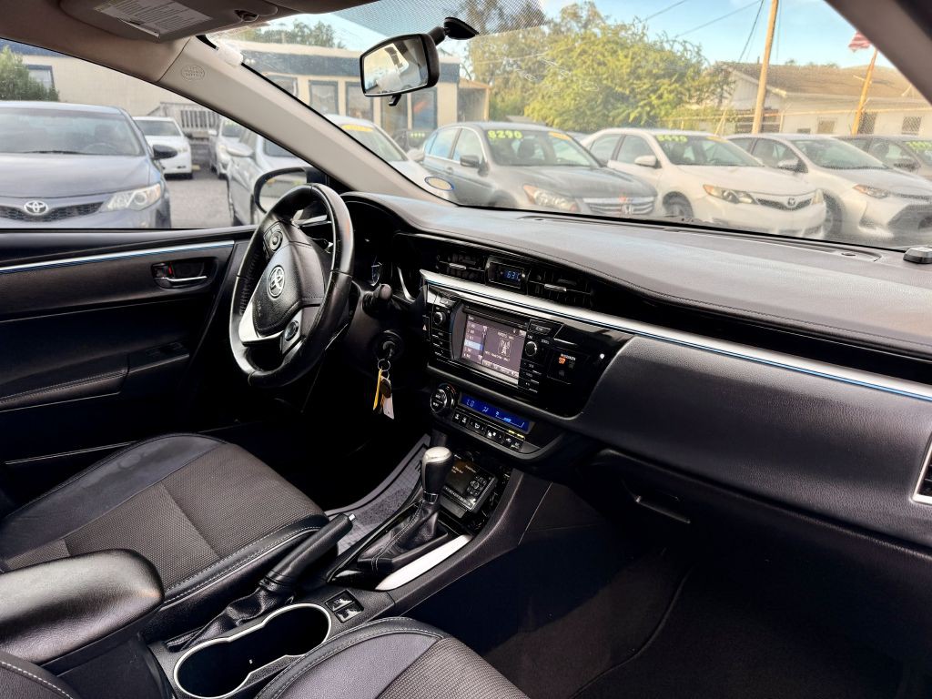 2016 Toyota Corolla Image 15