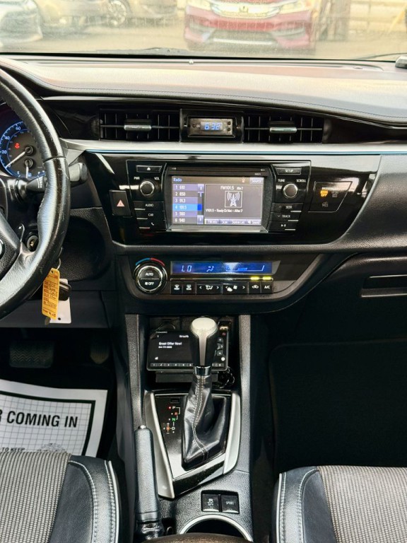 2016 Toyota Corolla Image 17
