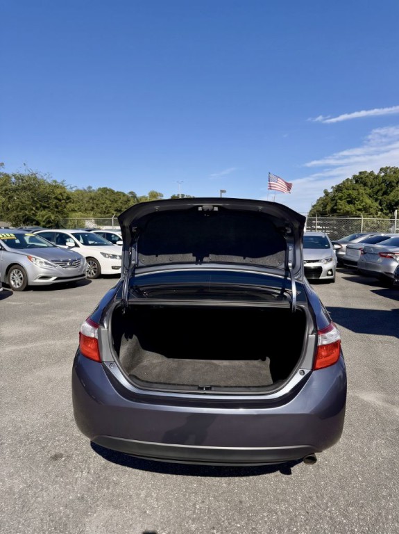 2015 Toyota Corolla Image 10