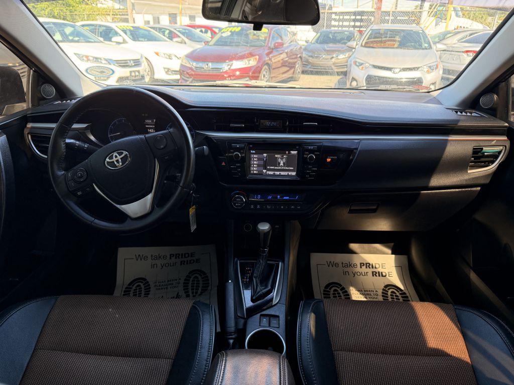 2015 Toyota Corolla Image 11