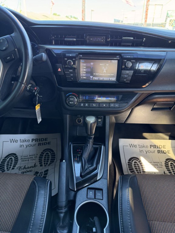 2015 Toyota Corolla Image 17
