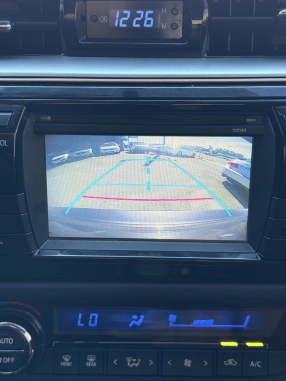 2015 Toyota Corolla Image 18