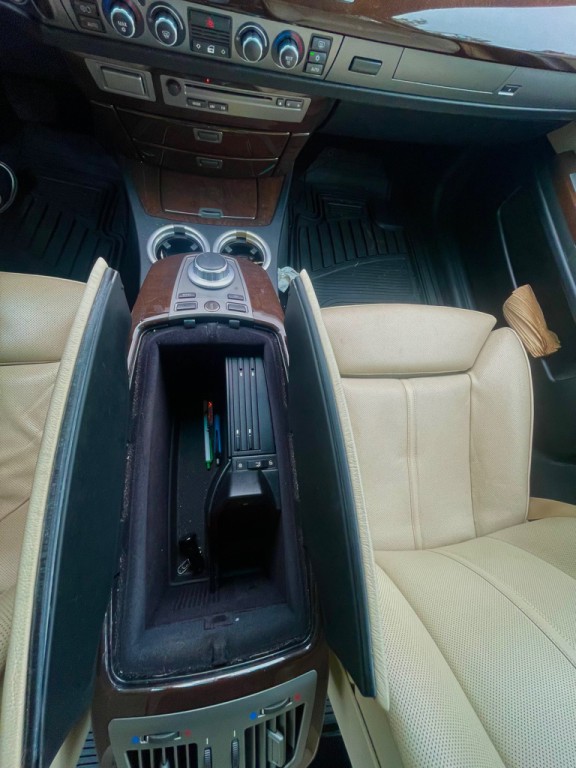 2008 BMW 7 Series Image 5