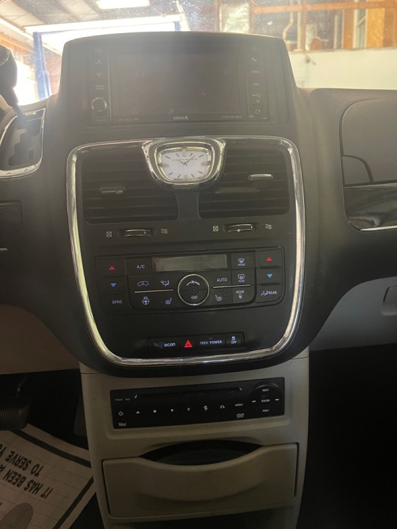 2014 Nissan Quest Image 6