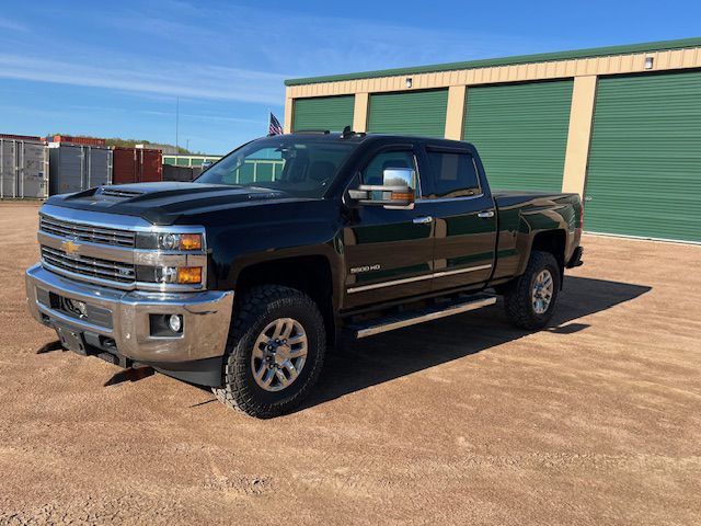 2019 Chevrolet Silverado 1500 Image 2