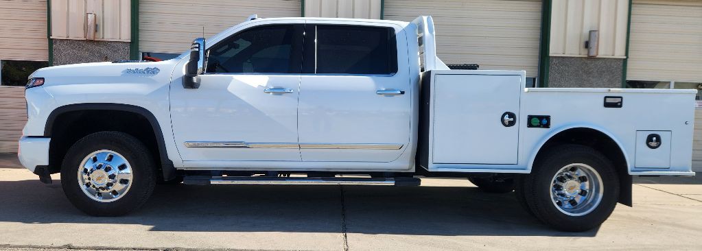 2024 Chevrolet Silverado 1500 Image 2