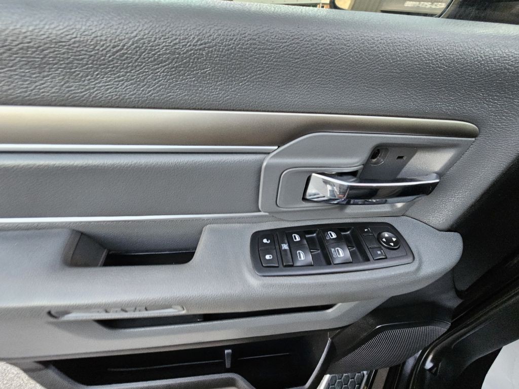 2016 RAM 2500 Image 13