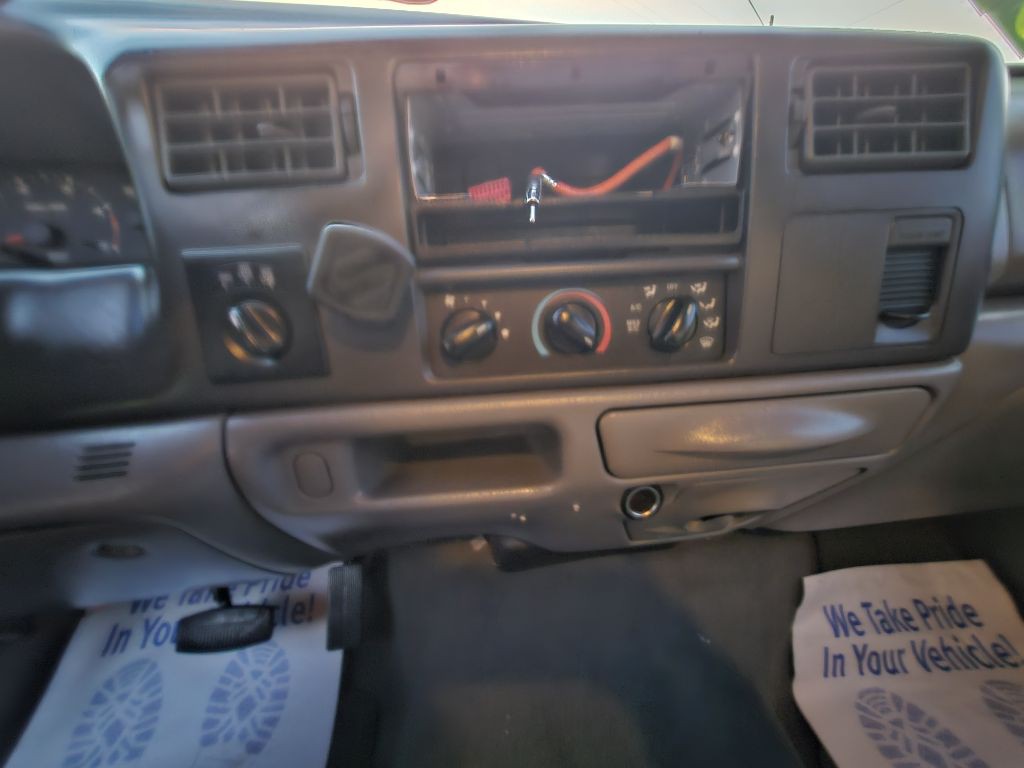 2004 Ford F-250 Image 11