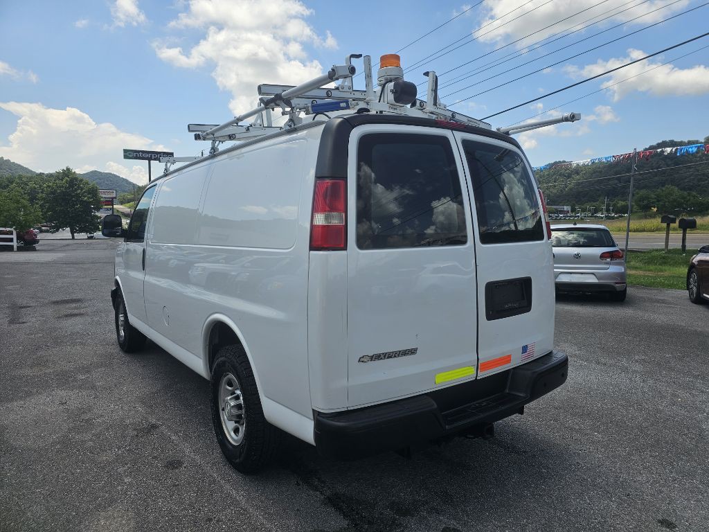 2015 Chevrolet Express Image 6