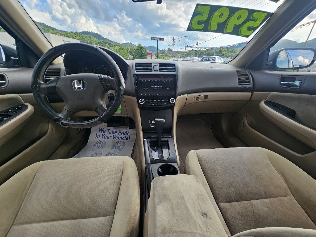 2004 Honda Accord Image 8