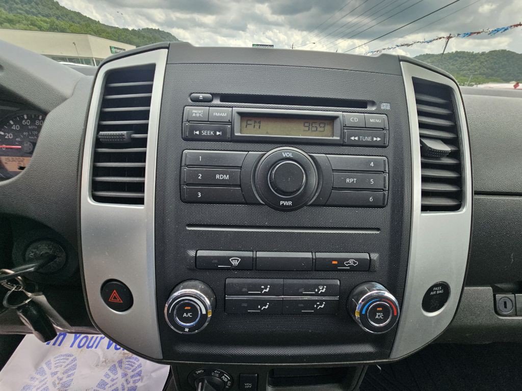 2010 Nissan Frontier Image 22
