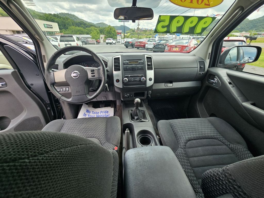 2010 Nissan Frontier Image 27