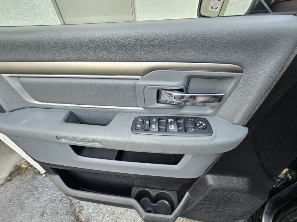 2016 RAM 1500 Image 13