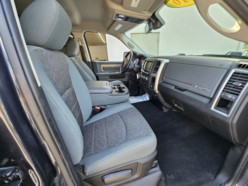 2016 RAM 1500 Image 9