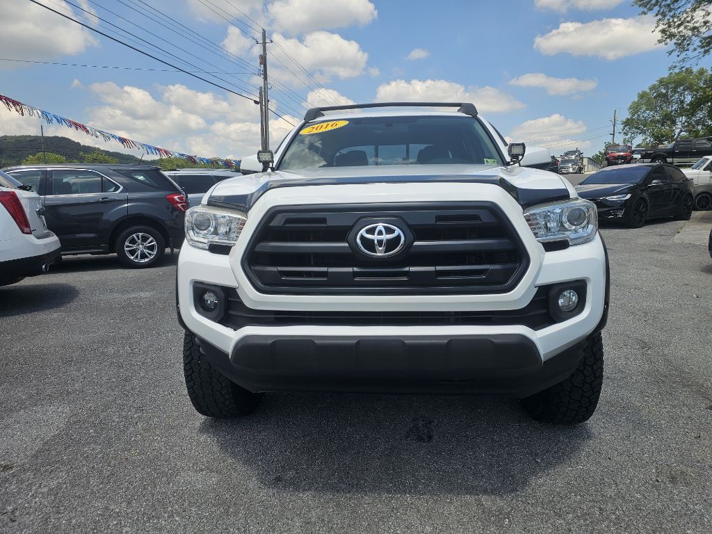 2016 Toyota Tacoma Image 2