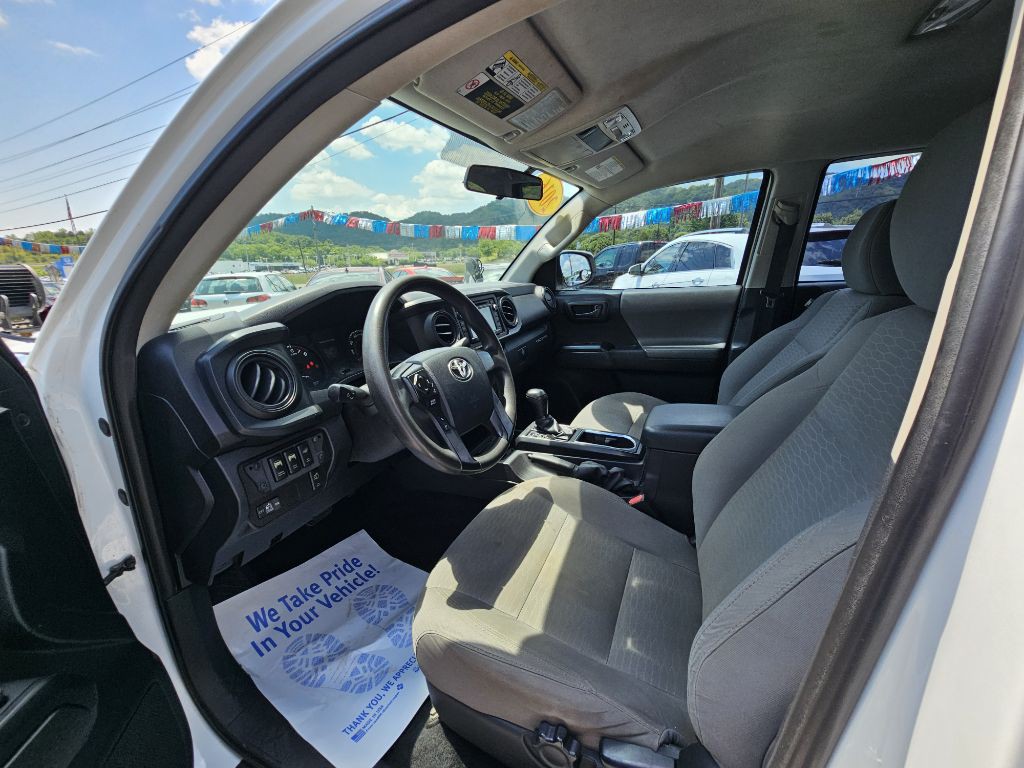 2016 Toyota Tacoma Image 6