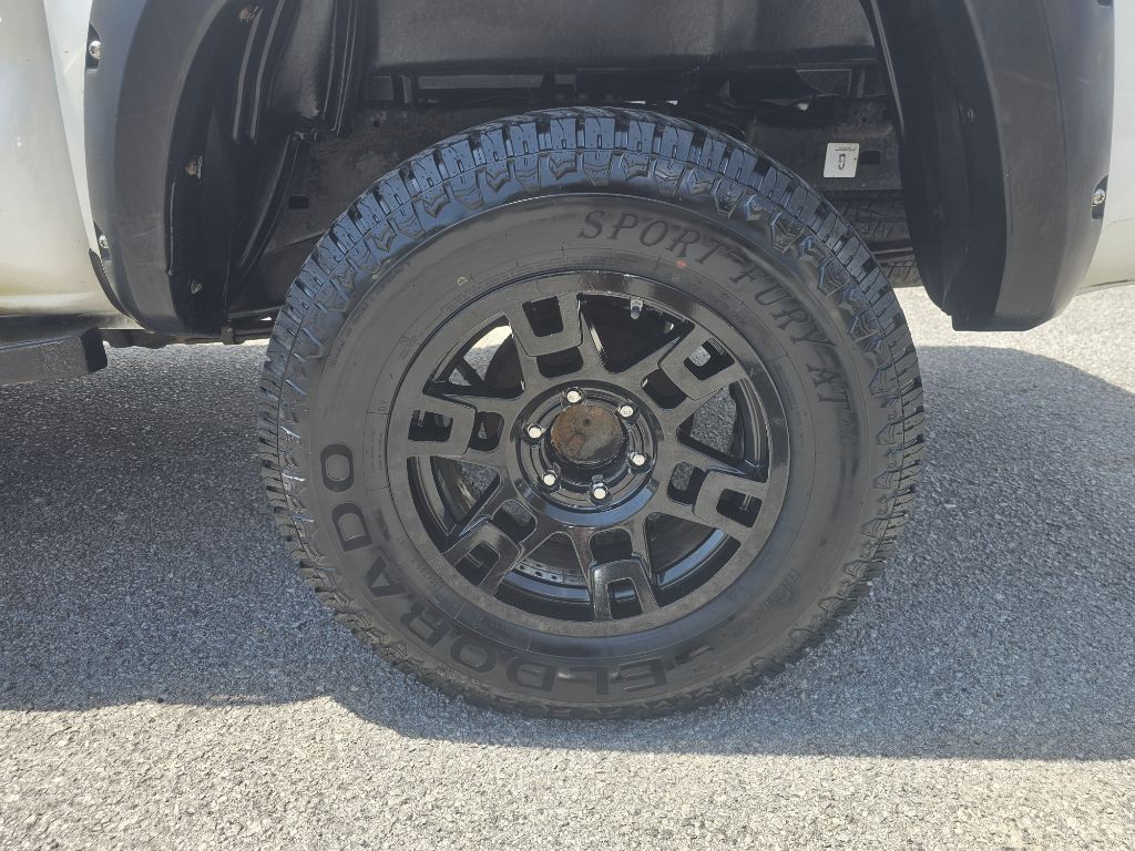2016 Toyota Tacoma Image 11