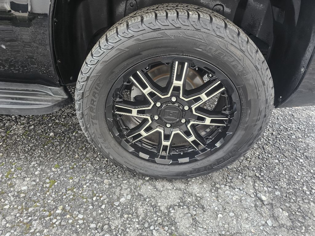 2012 GMC Yukon Image 17