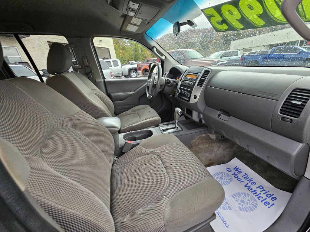 2015 Nissan Frontier Image 9