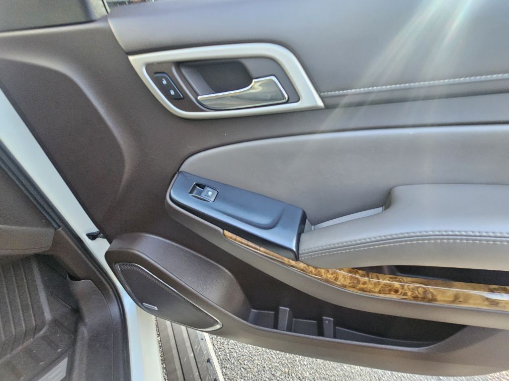 2015 GMC Yukon Image 17