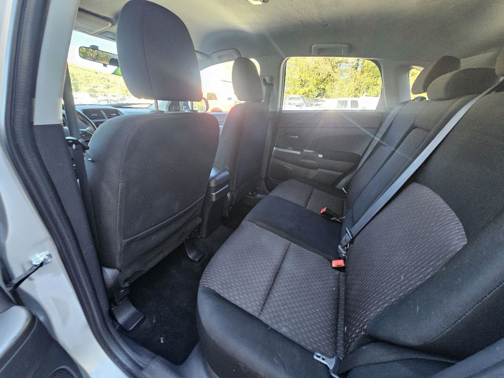 2019 Mitsubishi Outlander Image 10