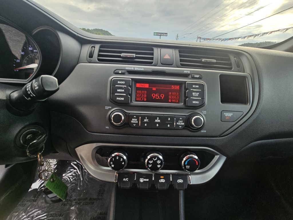 2012 Kia Rio Image 12