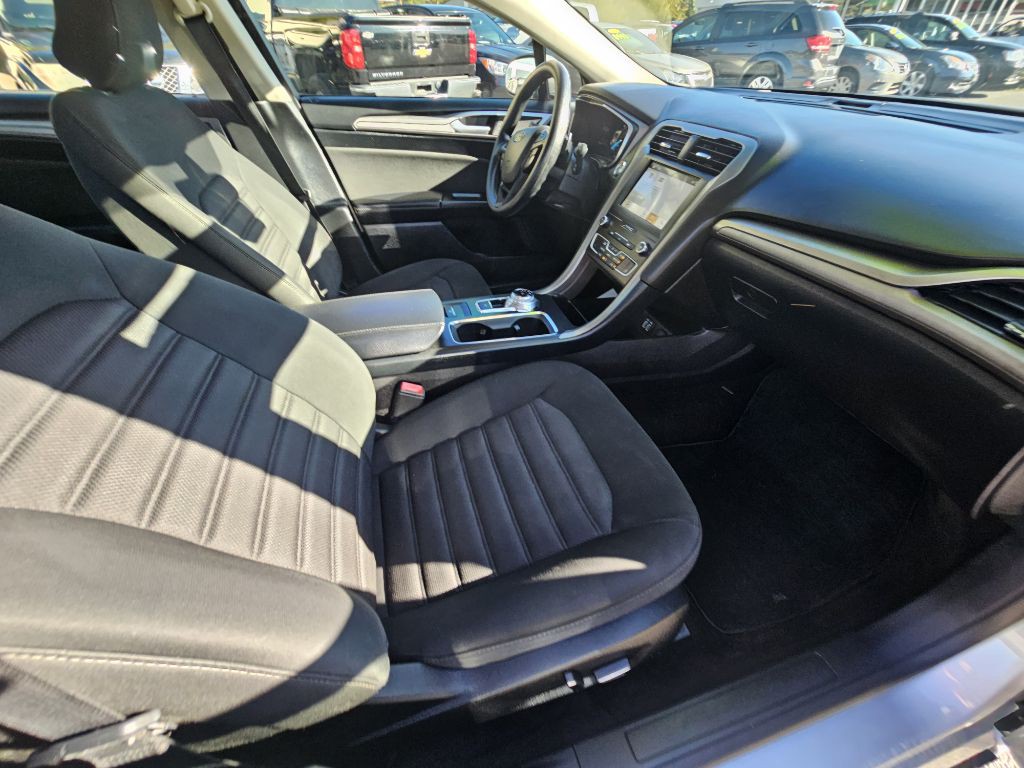 2019 Ford Fusion Image 9