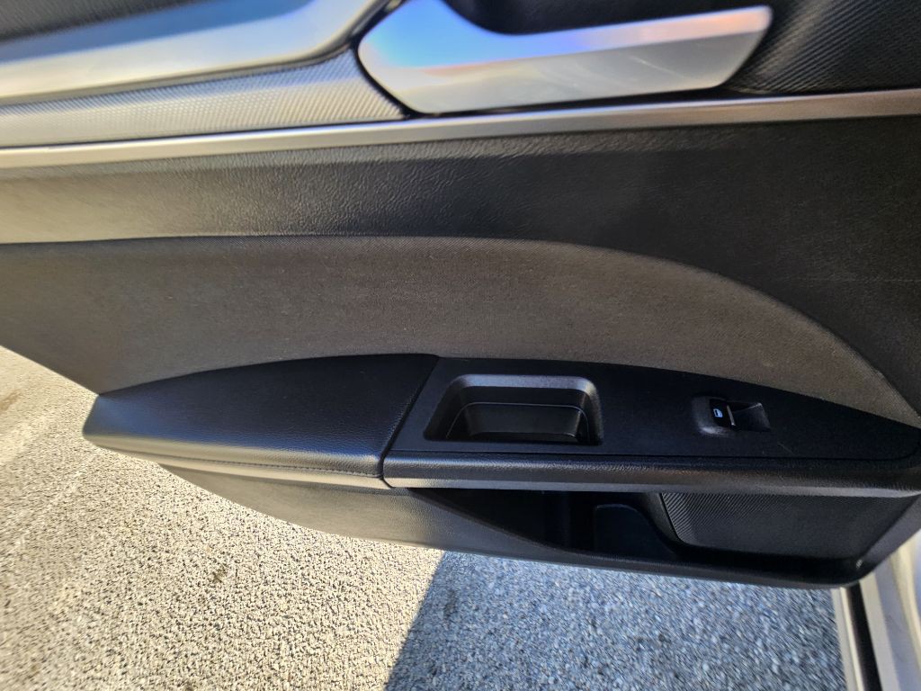 2019 Ford Fusion Image 16