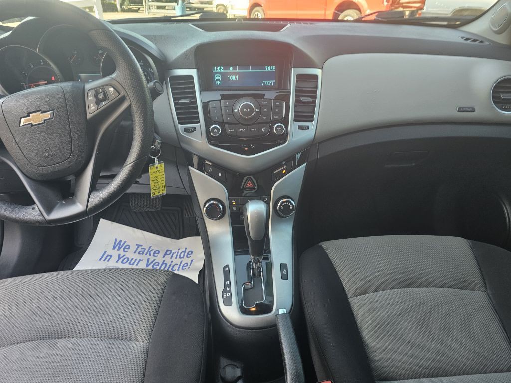 2014 Chevrolet Cruze Image 8