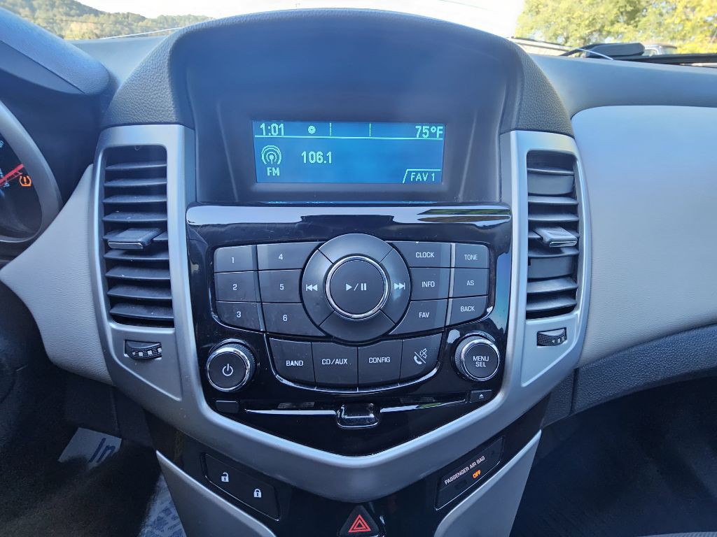 2014 Chevrolet Cruze Image 12