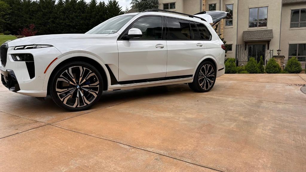 2024 BMW X7 Image 4