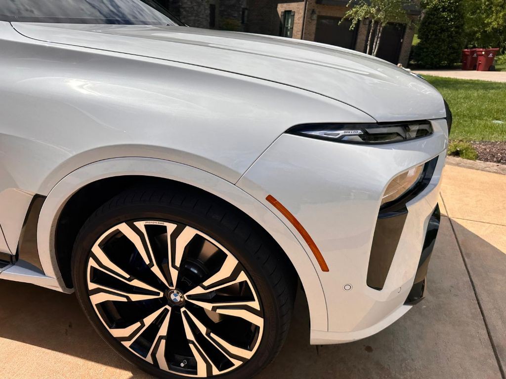 2024 BMW X7 Image 16