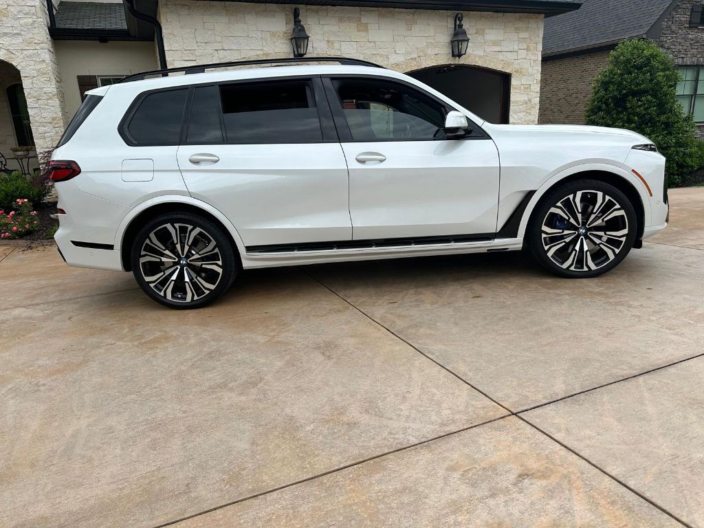 2024 BMW X7 Image 24