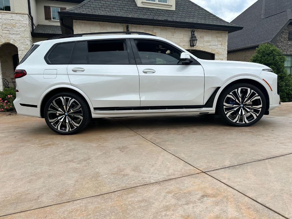 2024 BMW X7 Image 26