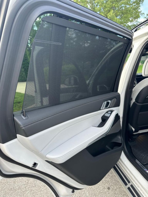 2024 BMW X7 Image 38