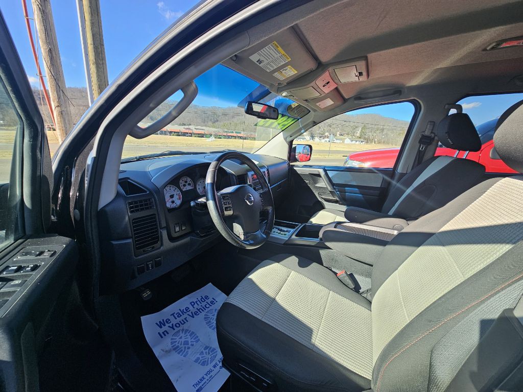 2011 Nissan Titan Image 2