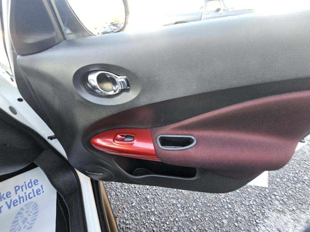 2013 Nissan Juke Image 16