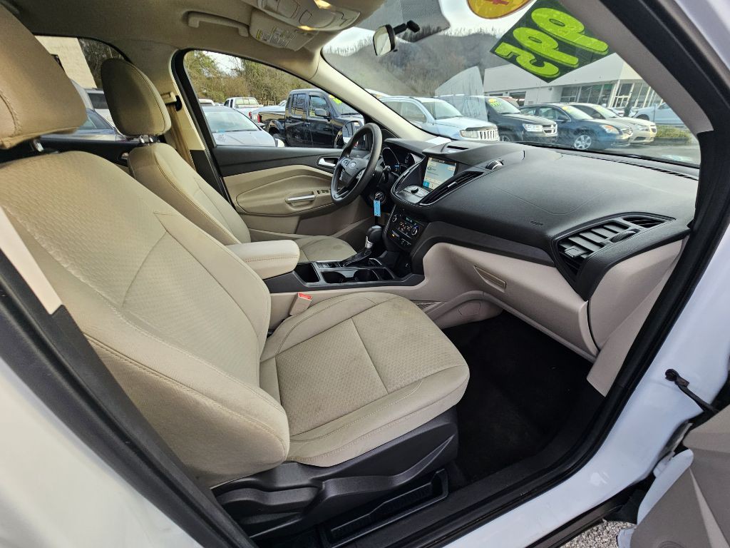 2017 Ford Escape Image 9